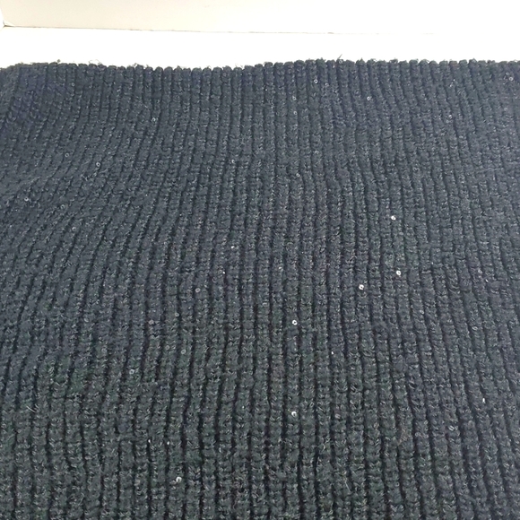 Black Knit Infinity Sequin Scarf - Picture 3 of 8